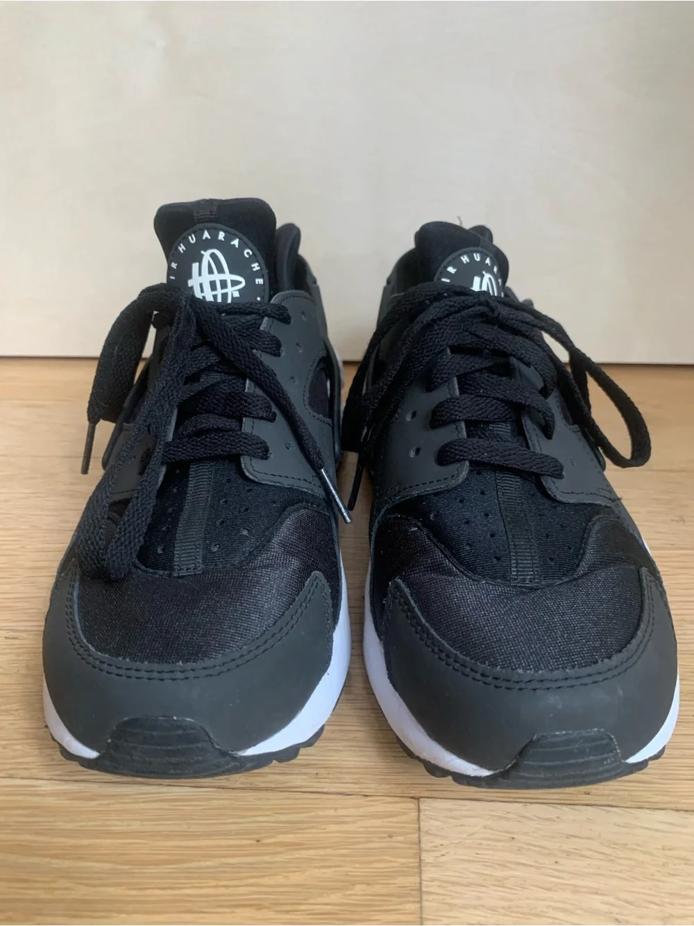 Nike Air Harache Sneakers | Black | Size W8 (W7.5 - Run Small)